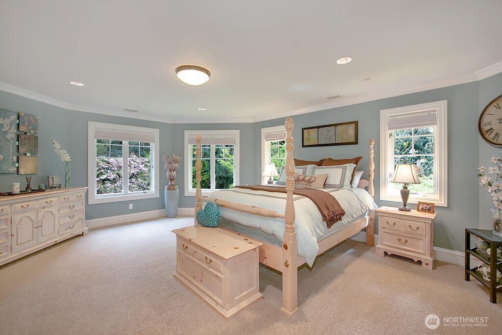 11211 Wachusett Road , Woodway, WA 98020