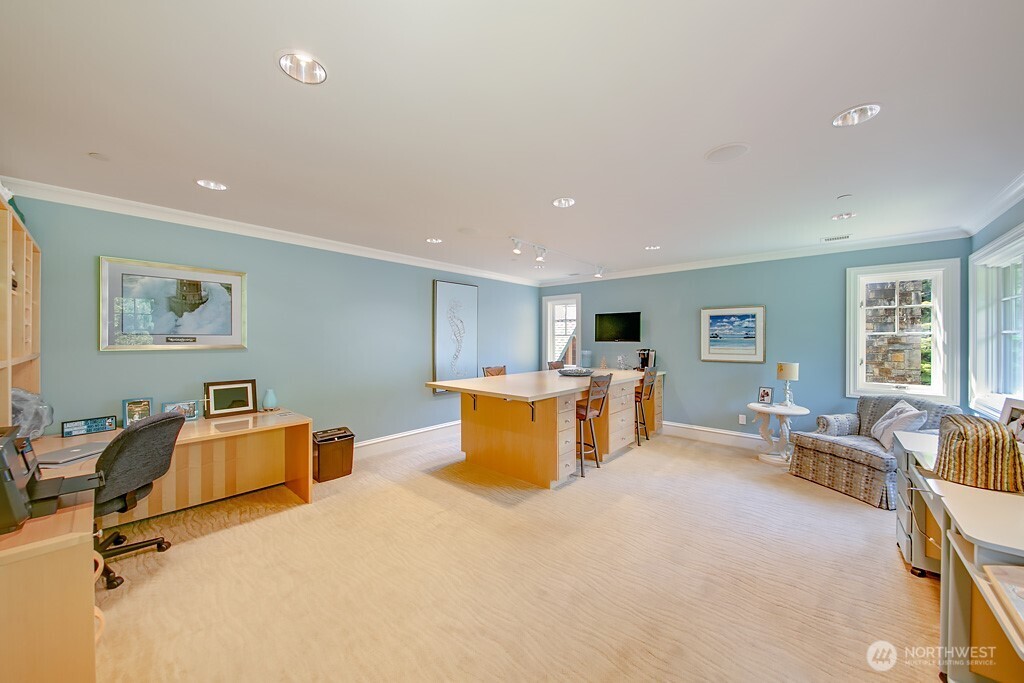 11211 Wachusett Road , Woodway, WA 98020