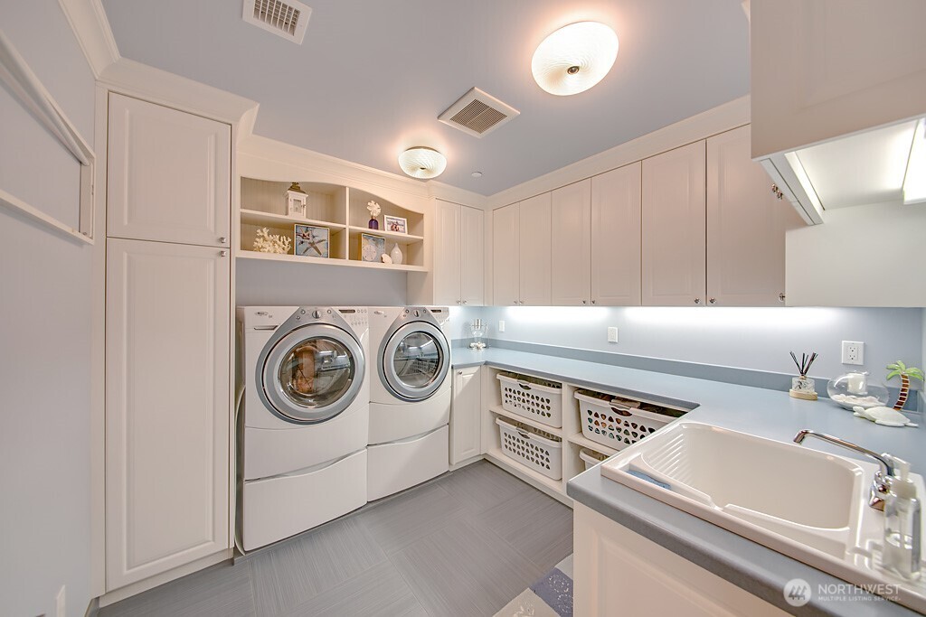 11211 Wachusett Road , Woodway, WA 98020