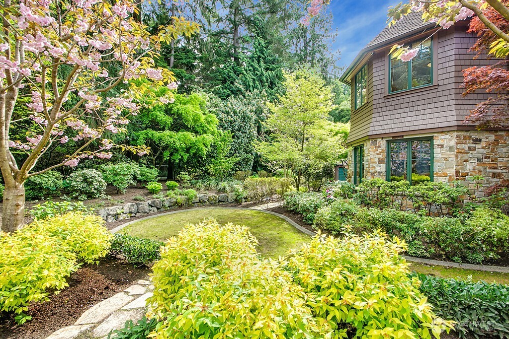 11211 Wachusett Road , Woodway, WA 98020