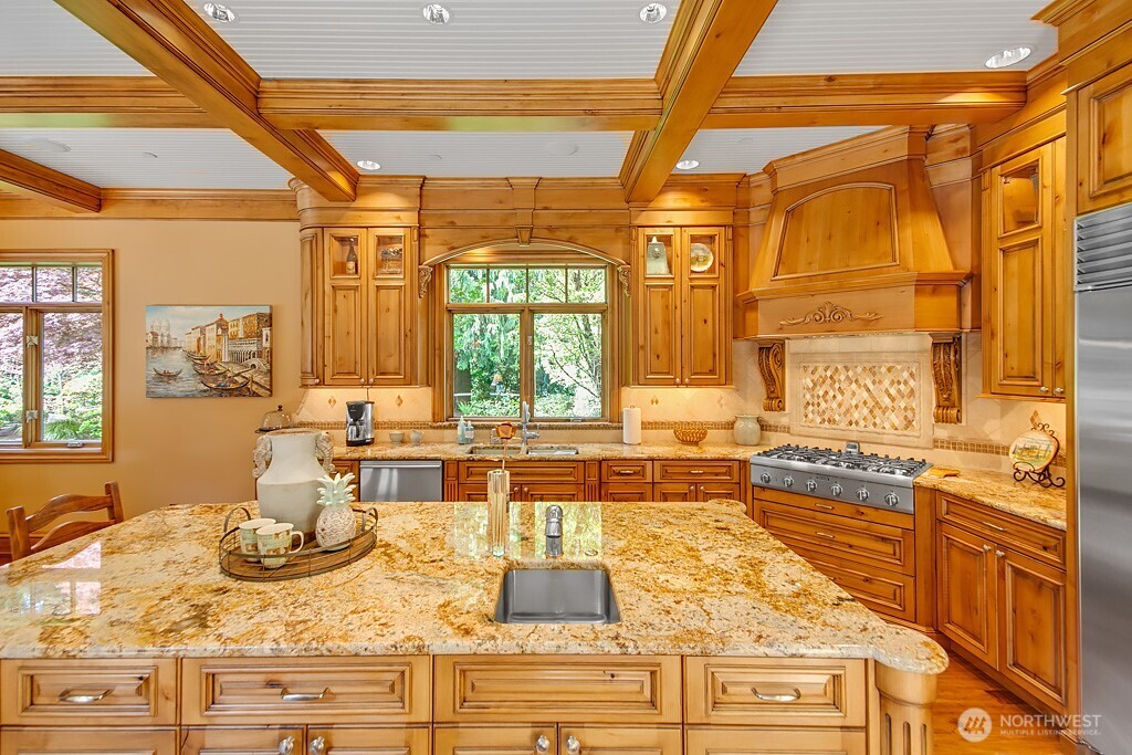 11211 Wachusett Road , Woodway, WA 98020