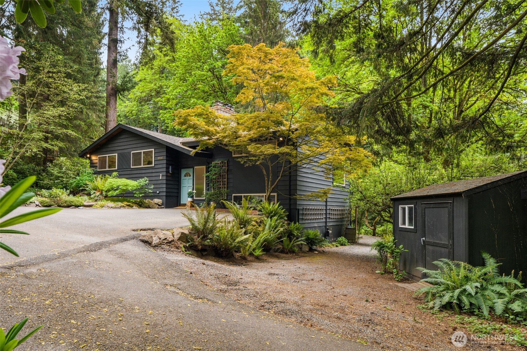 19207 40th Place NE, Lake Forest Park, WA 98155