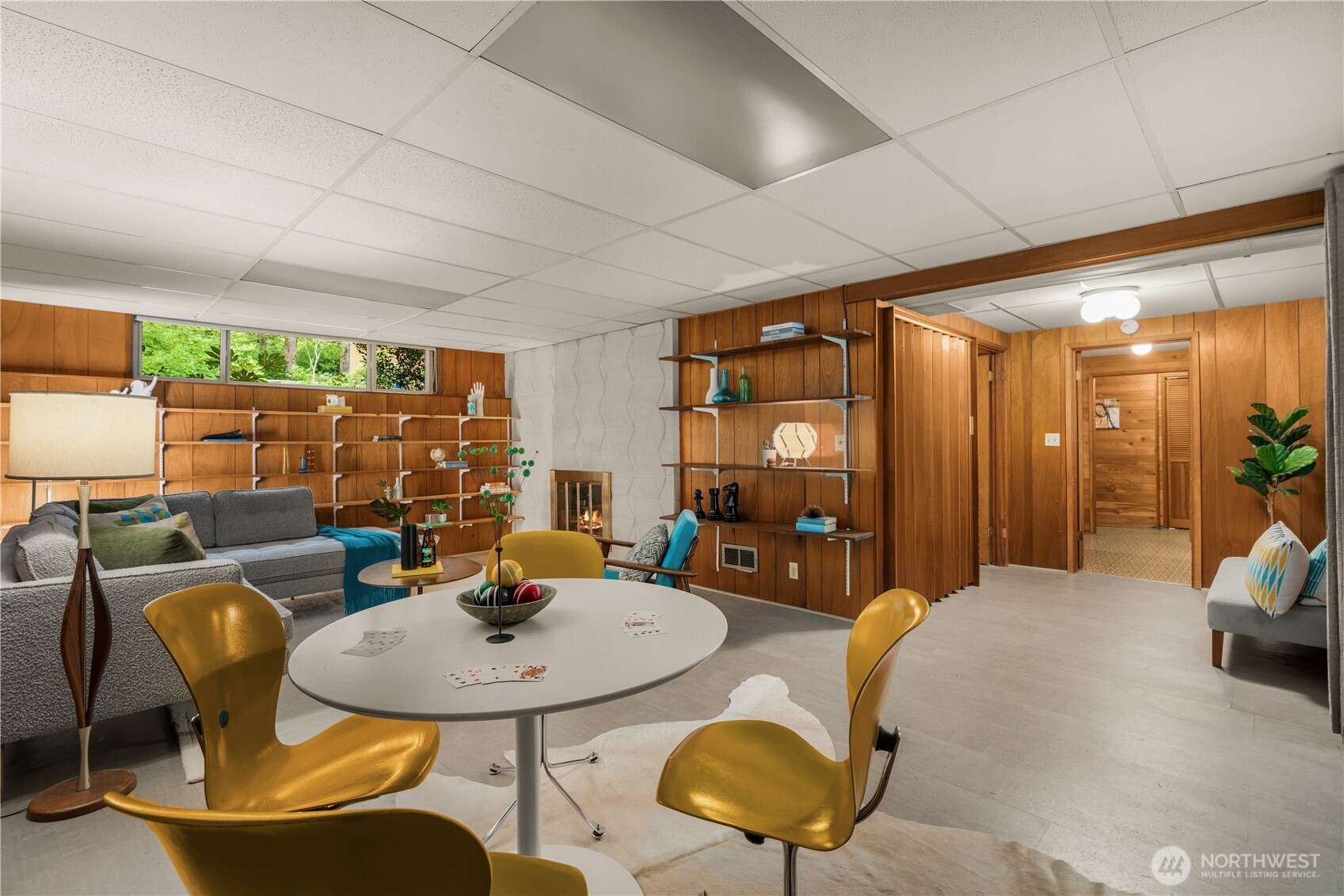 19207 40th Place NE, Lake Forest Park, WA 98155