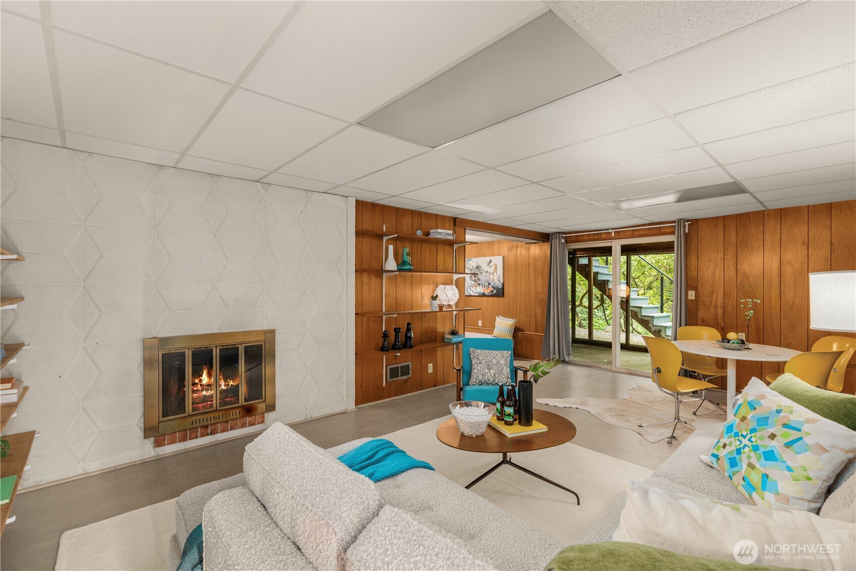 19207 40th Place NE, Lake Forest Park, WA 98155