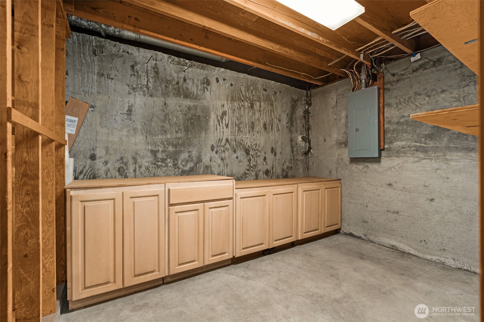 19207 40th Place NE, Lake Forest Park, WA 98155