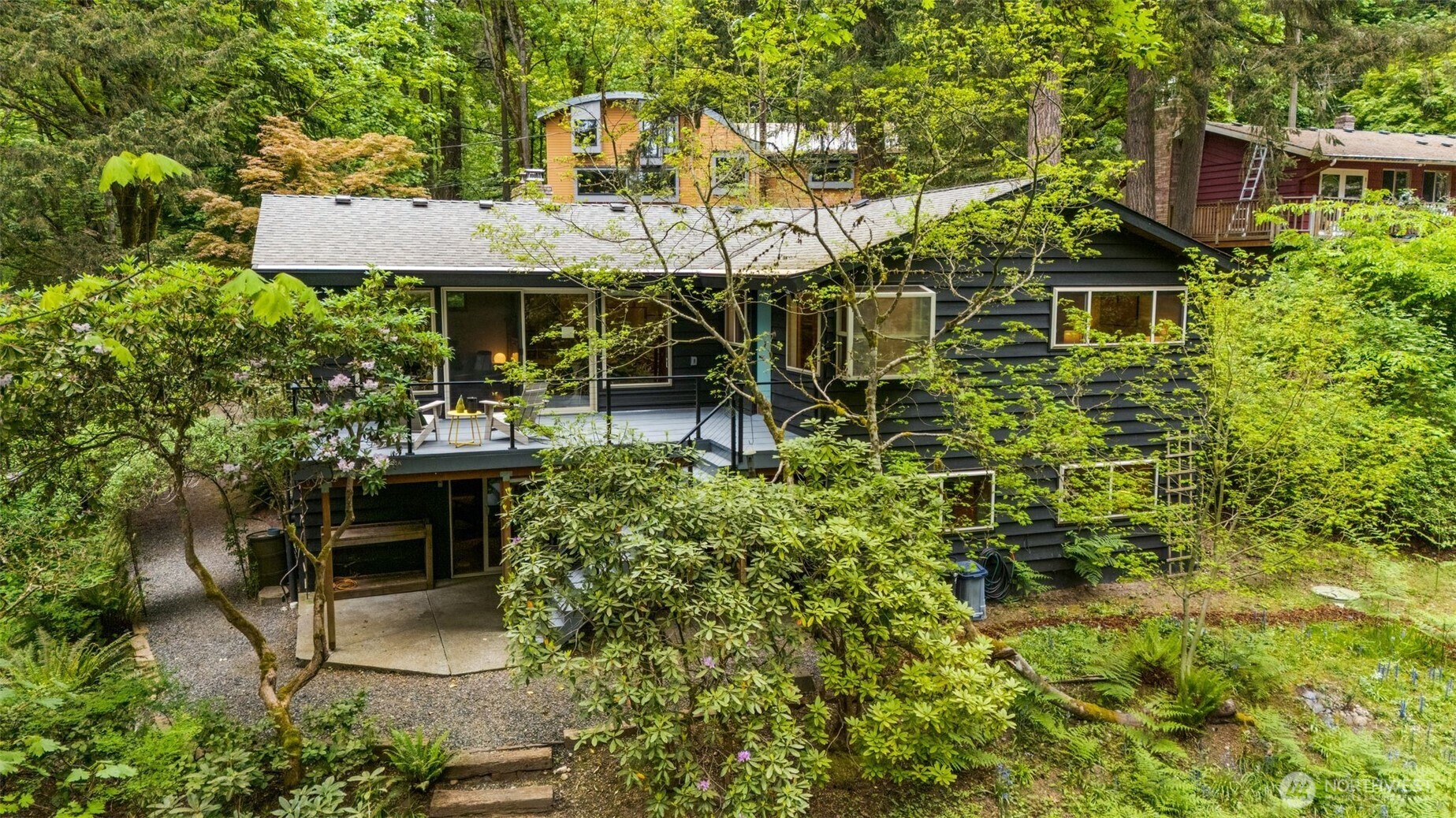 19207 40th Place NE, Lake Forest Park, WA 98155