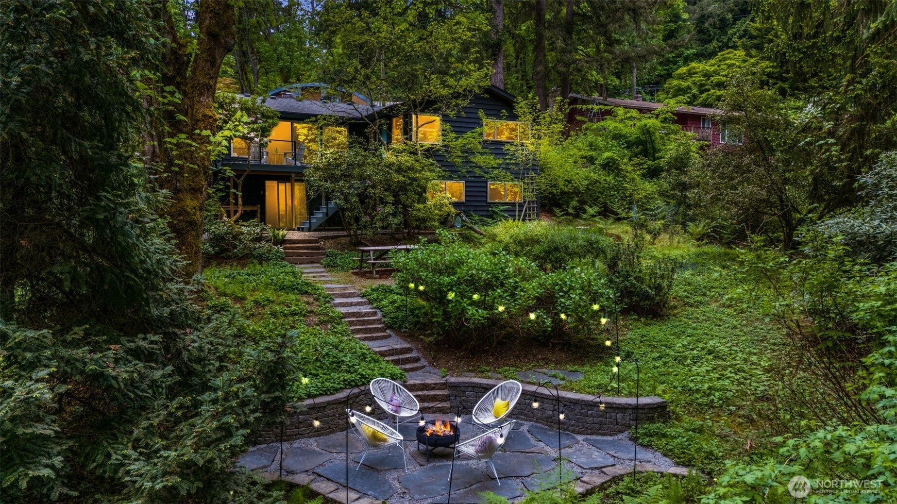 19207 40th Place NE, Lake Forest Park, WA 98155