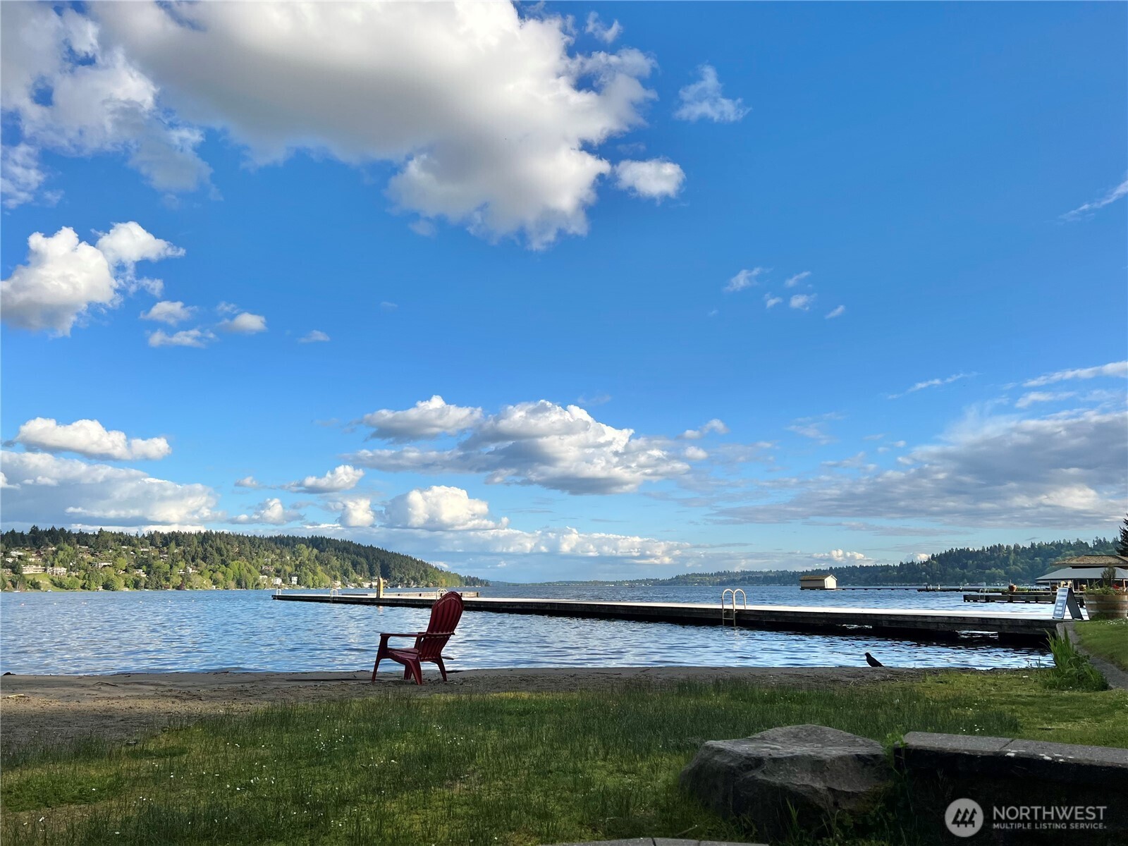 19207 40th Place NE, Lake Forest Park, WA 98155