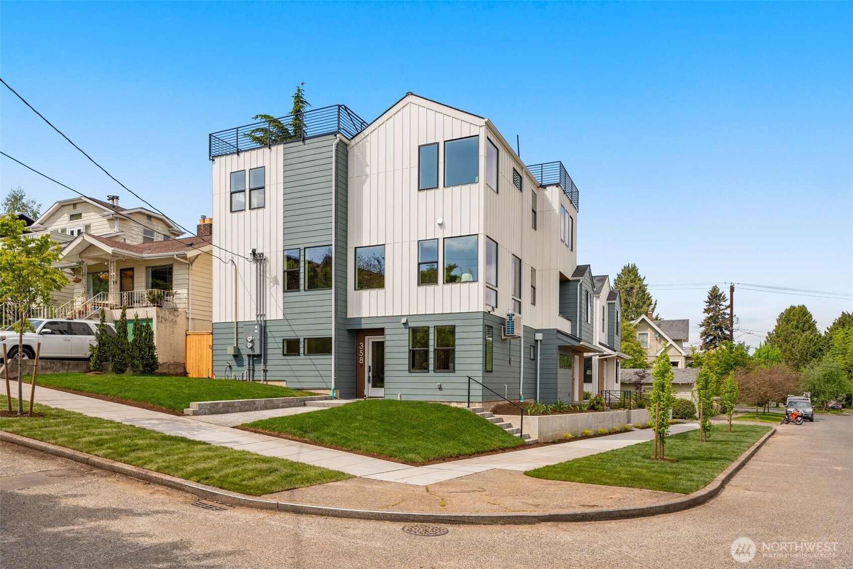 358 N 74th Street , Seattle, WA 98103