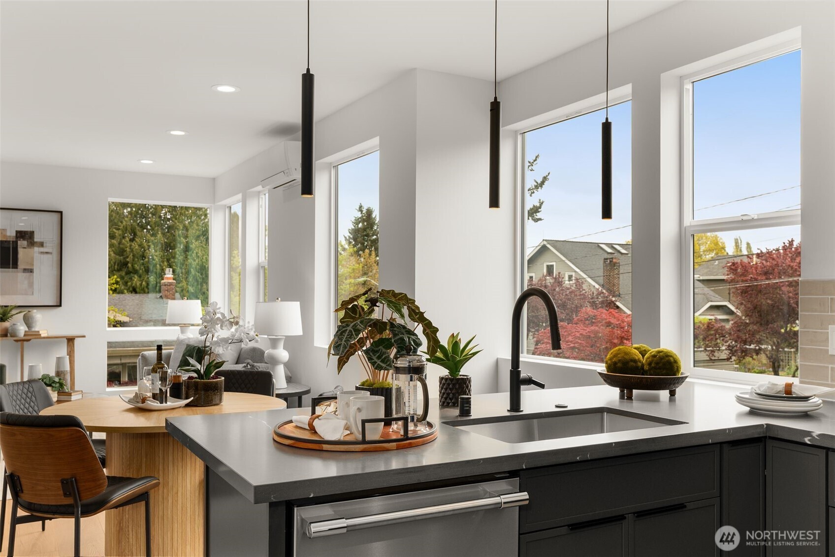 358 N 74th Street , Seattle, WA 98103