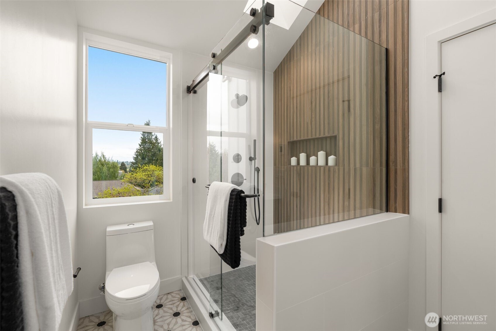 358 N 74th Street , Seattle, WA 98103