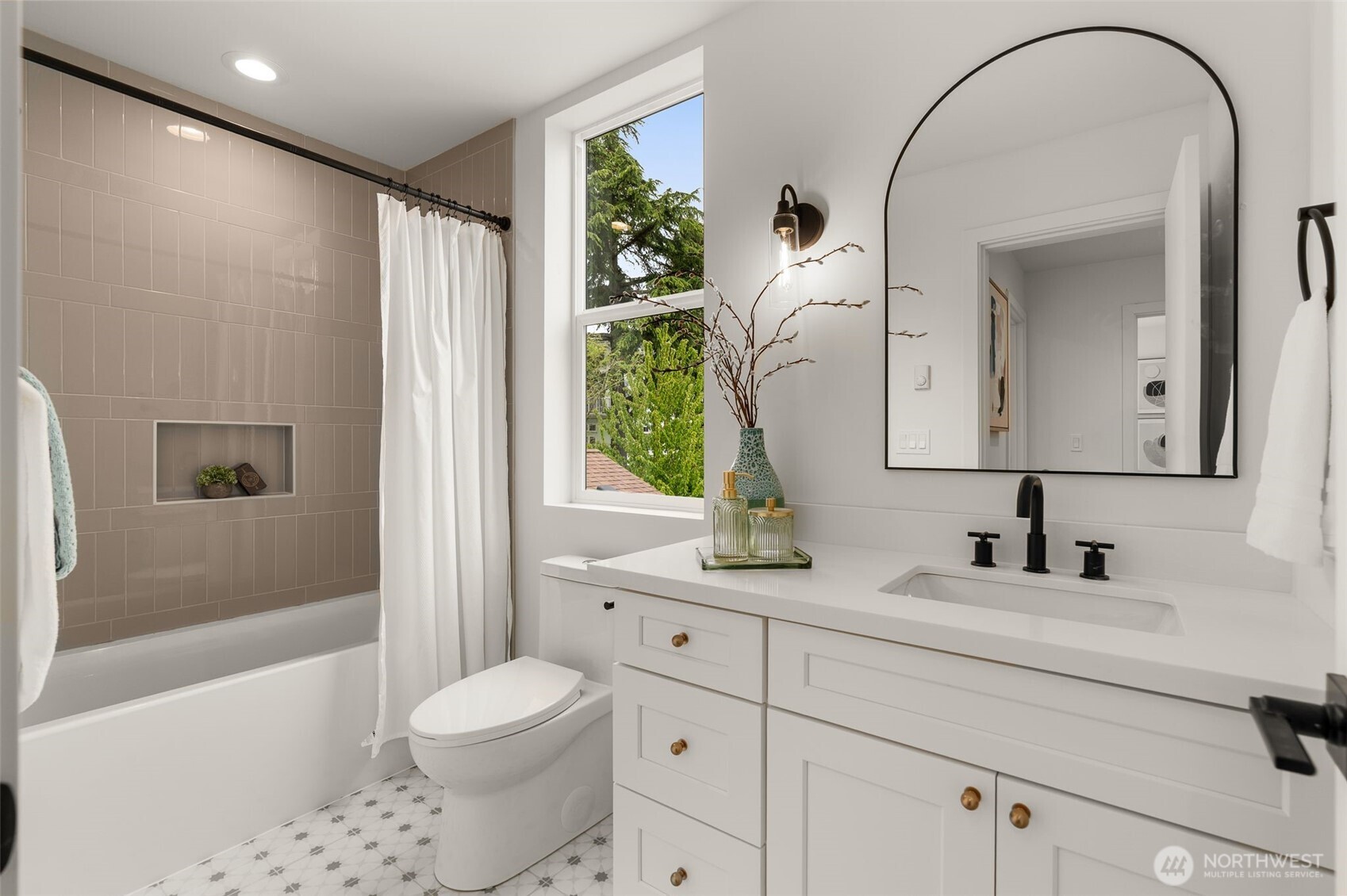 358 N 74th Street , Seattle, WA 98103
