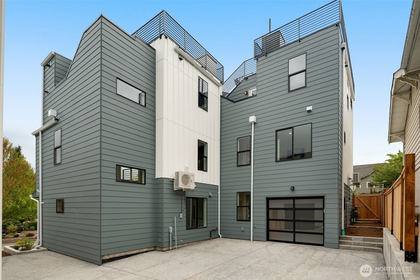 358 N 74th Street , Seattle, WA 98103