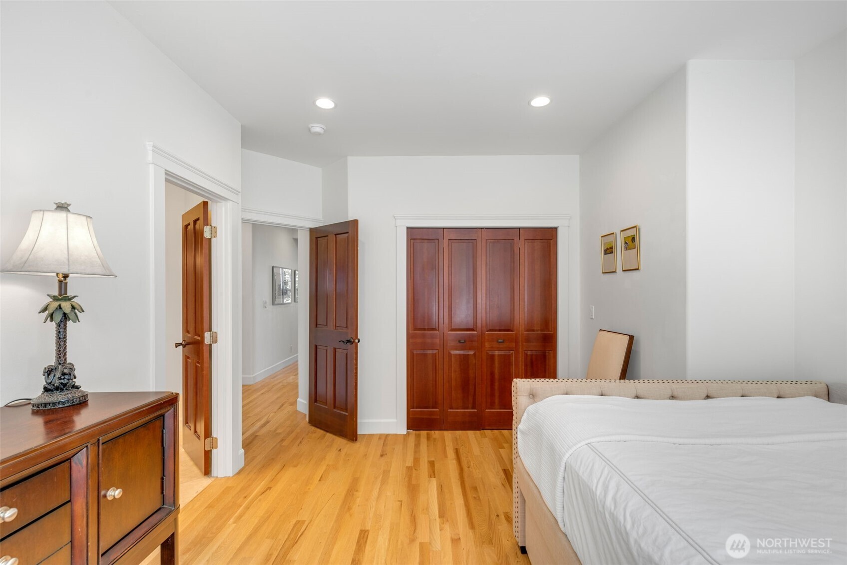 801 W Barrett Street , Seattle, WA 98119