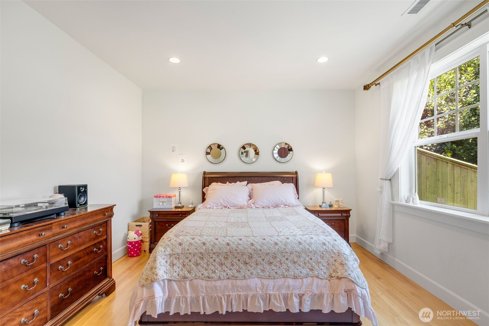 801 W Barrett Street , Seattle, WA 98119