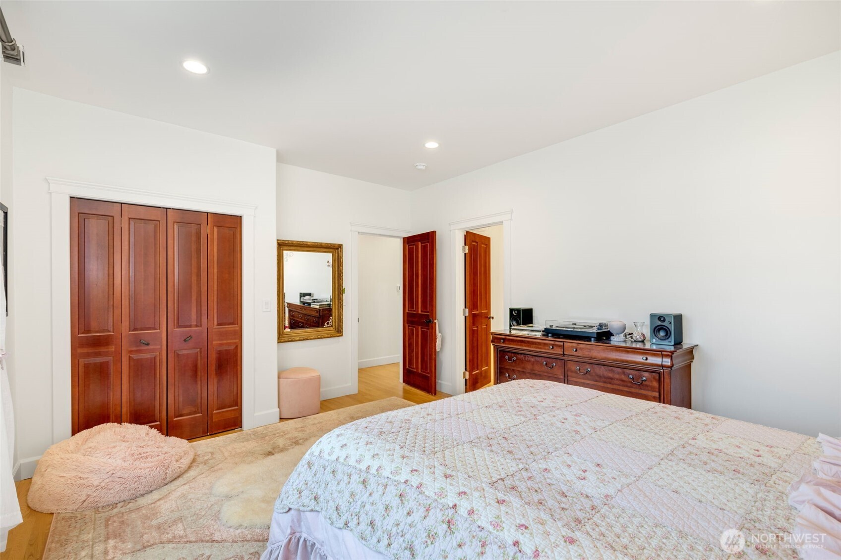801 W Barrett Street , Seattle, WA 98119
