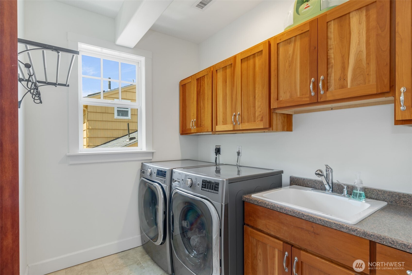 801 W Barrett Street , Seattle, WA 98119
