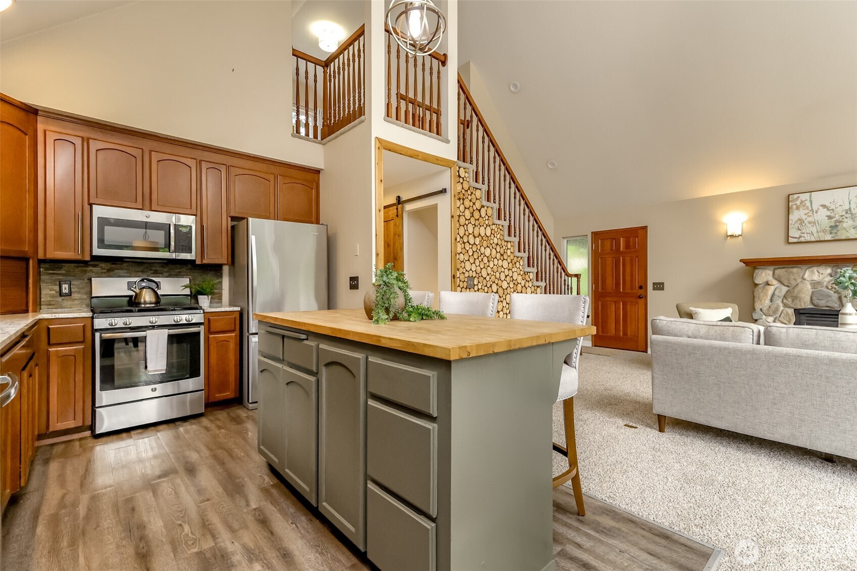 40420 Ski Park Rd E, Eatonville, WA 98328