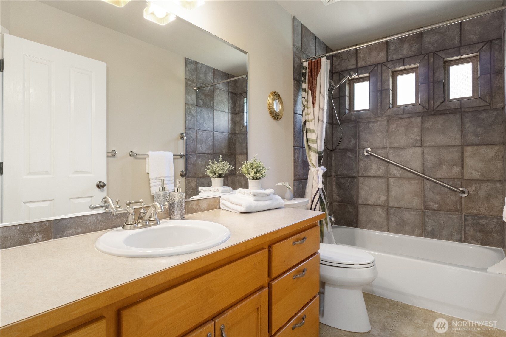 7622 NW Lenox Lane , Silverdale, WA 98383