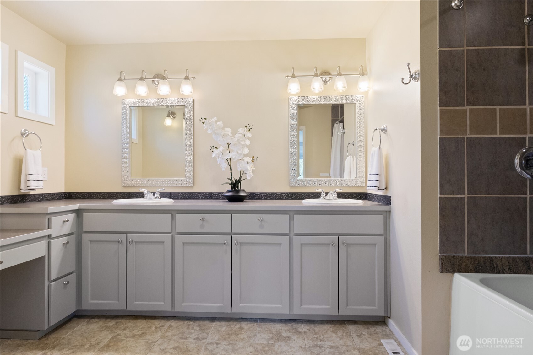 7622 NW Lenox Lane , Silverdale, WA 98383