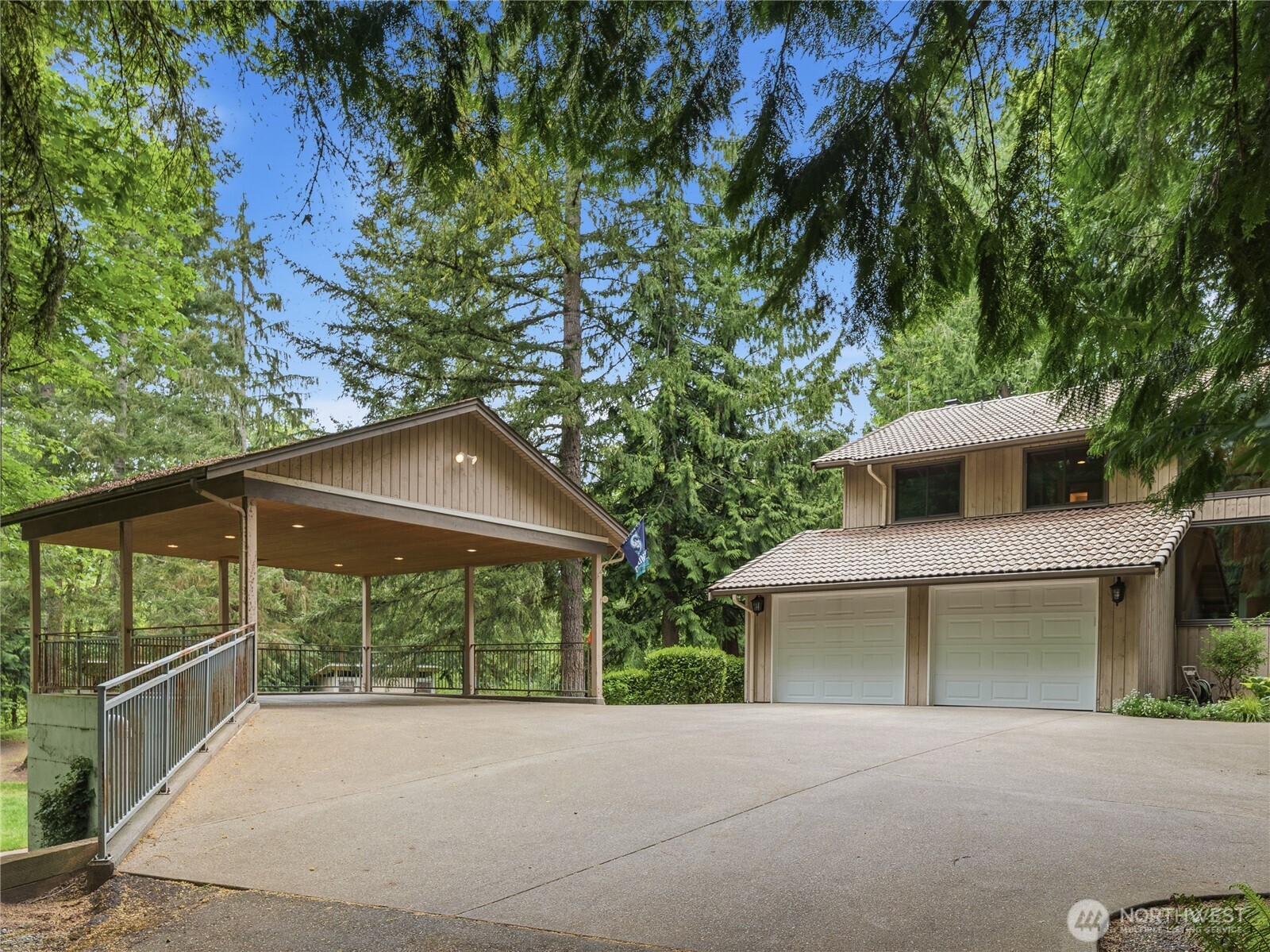 24214 SE 18th Place , Sammamish, WA 98075