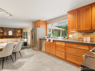 24214 SE 18th Place , Sammamish, WA 98075 - Photo 16