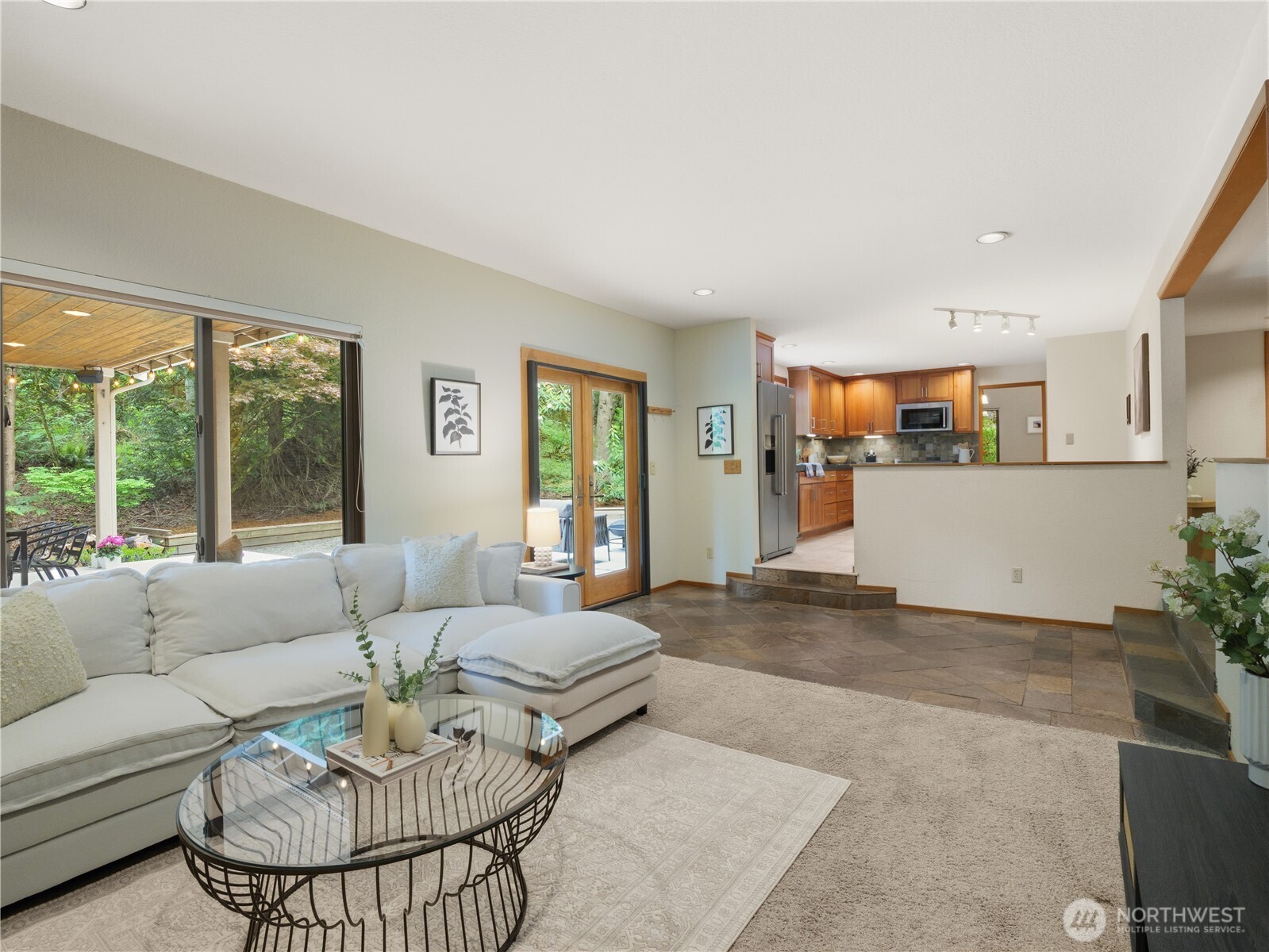 24214 SE 18th Place , Sammamish, WA 98075