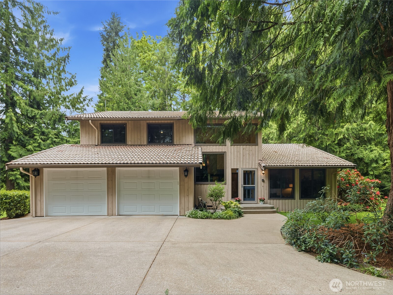 24214 SE 18th Place , Sammamish, WA 98075