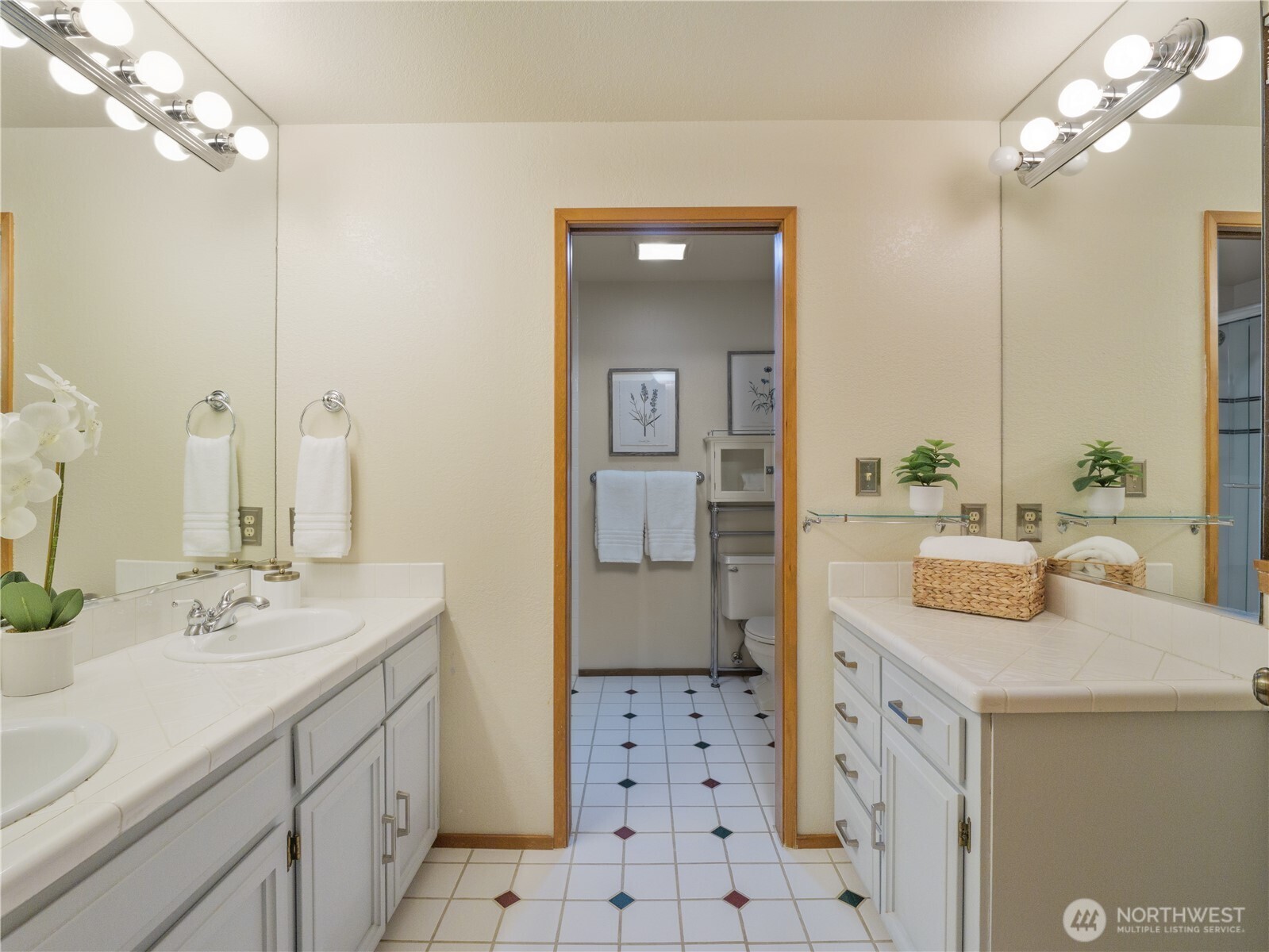 24214 SE 18th Place , Sammamish, WA 98075