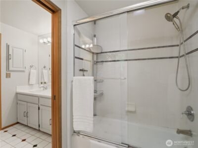 24214 SE 18th Place , Sammamish, WA 98075 - Photo 29