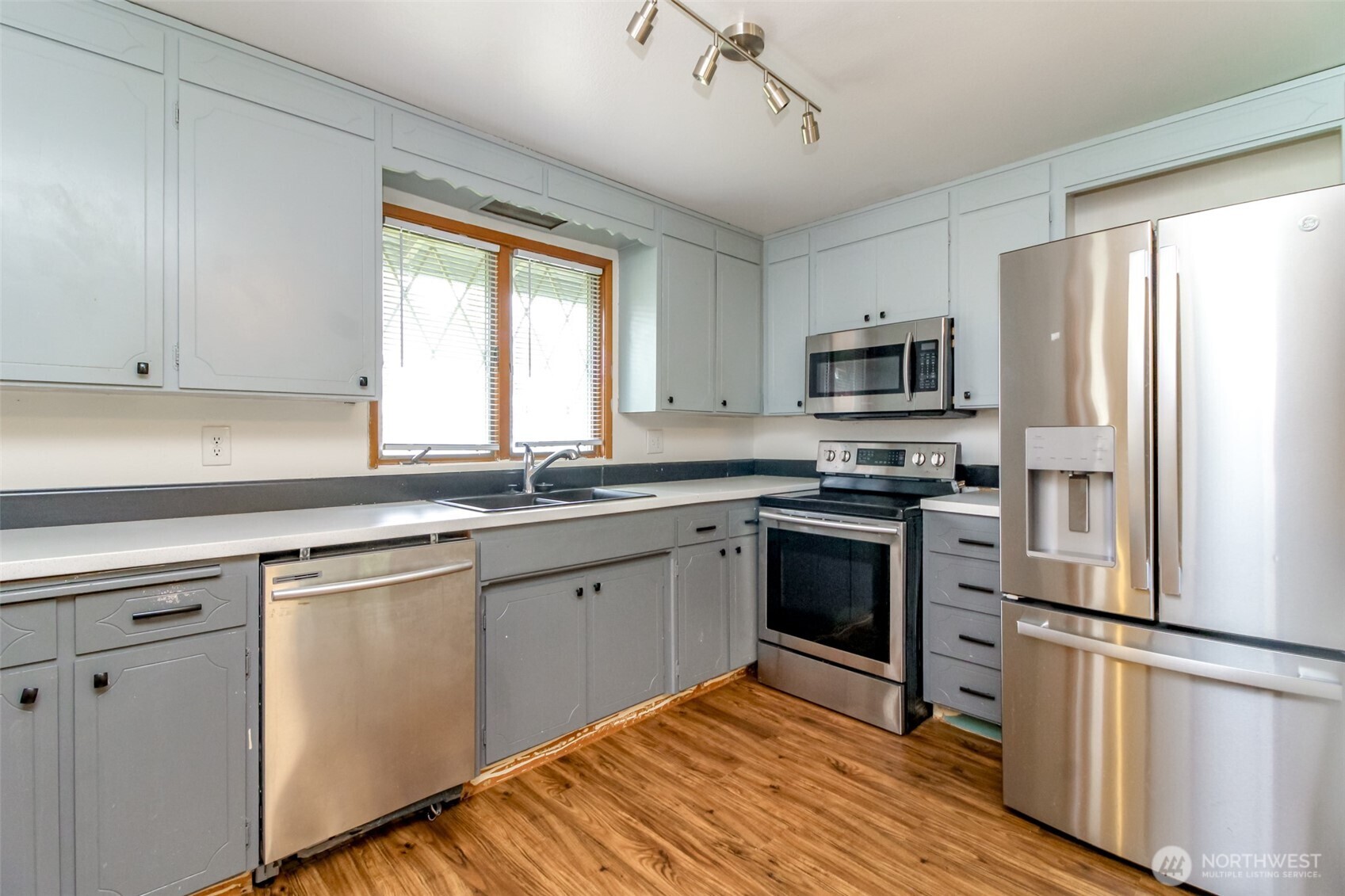 9406 Tacoma Avenue S, Tacoma, WA 98444