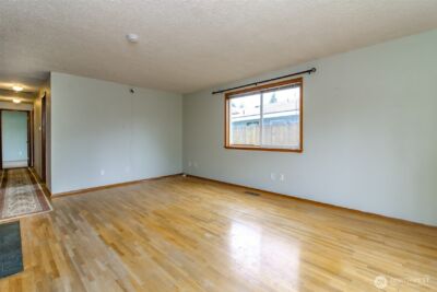 9406 Tacoma Avenue S, Tacoma, WA 98444 - Photo 7