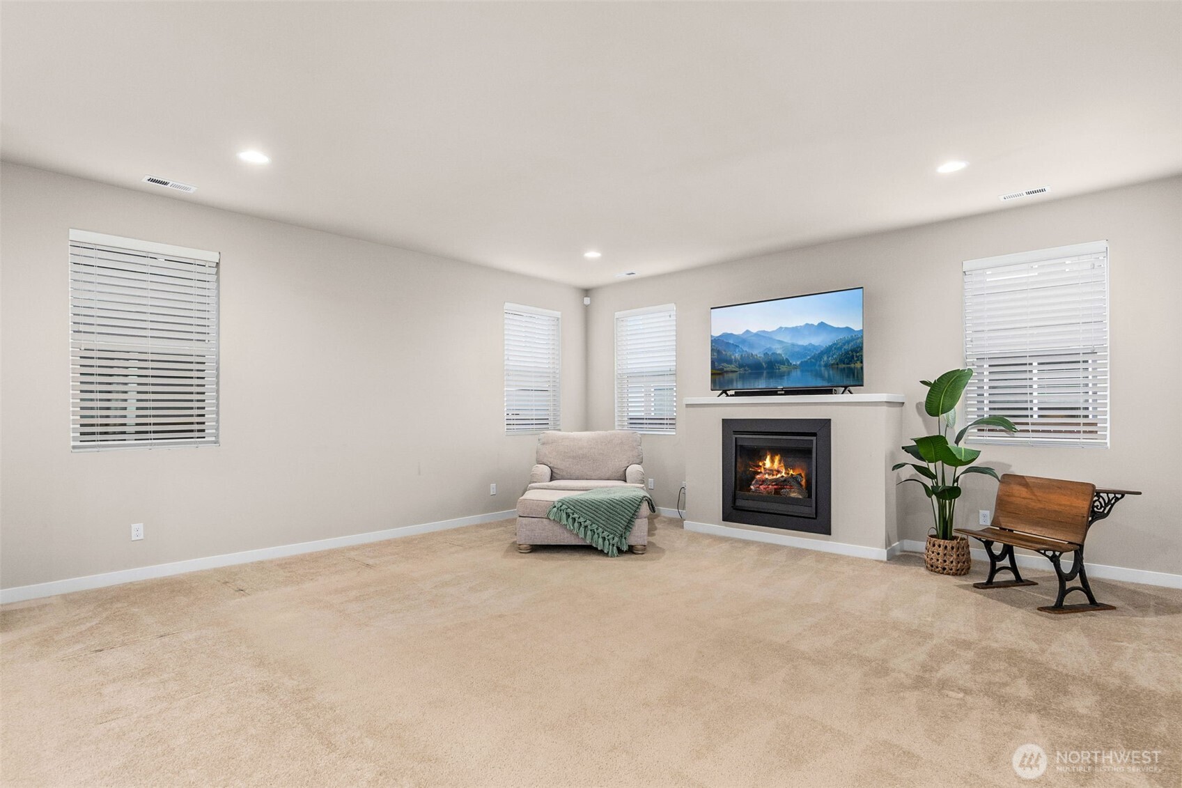 2032 Cantergrove Drive SE, Lacey, WA 98503