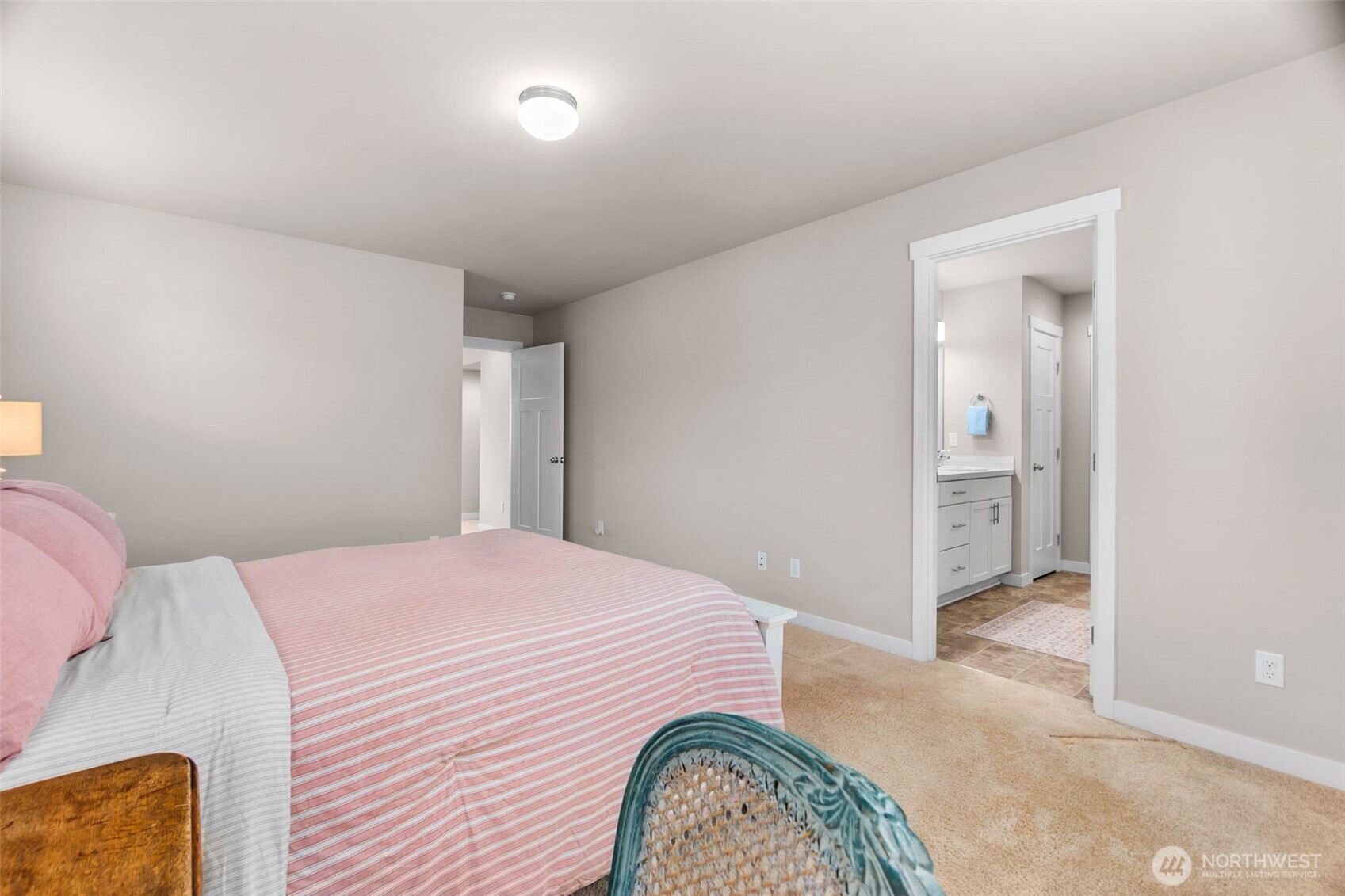 2032 Cantergrove Drive SE, Lacey, WA 98503