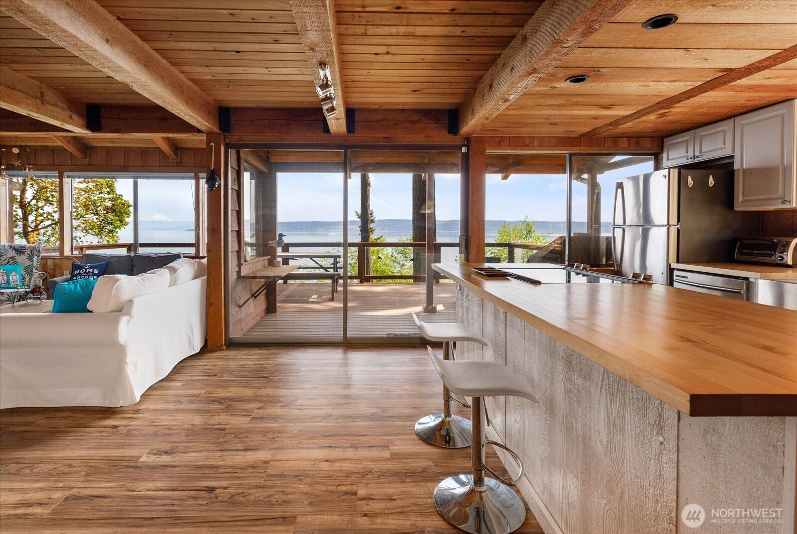 281 Harrington Road , Coupeville, WA 98239