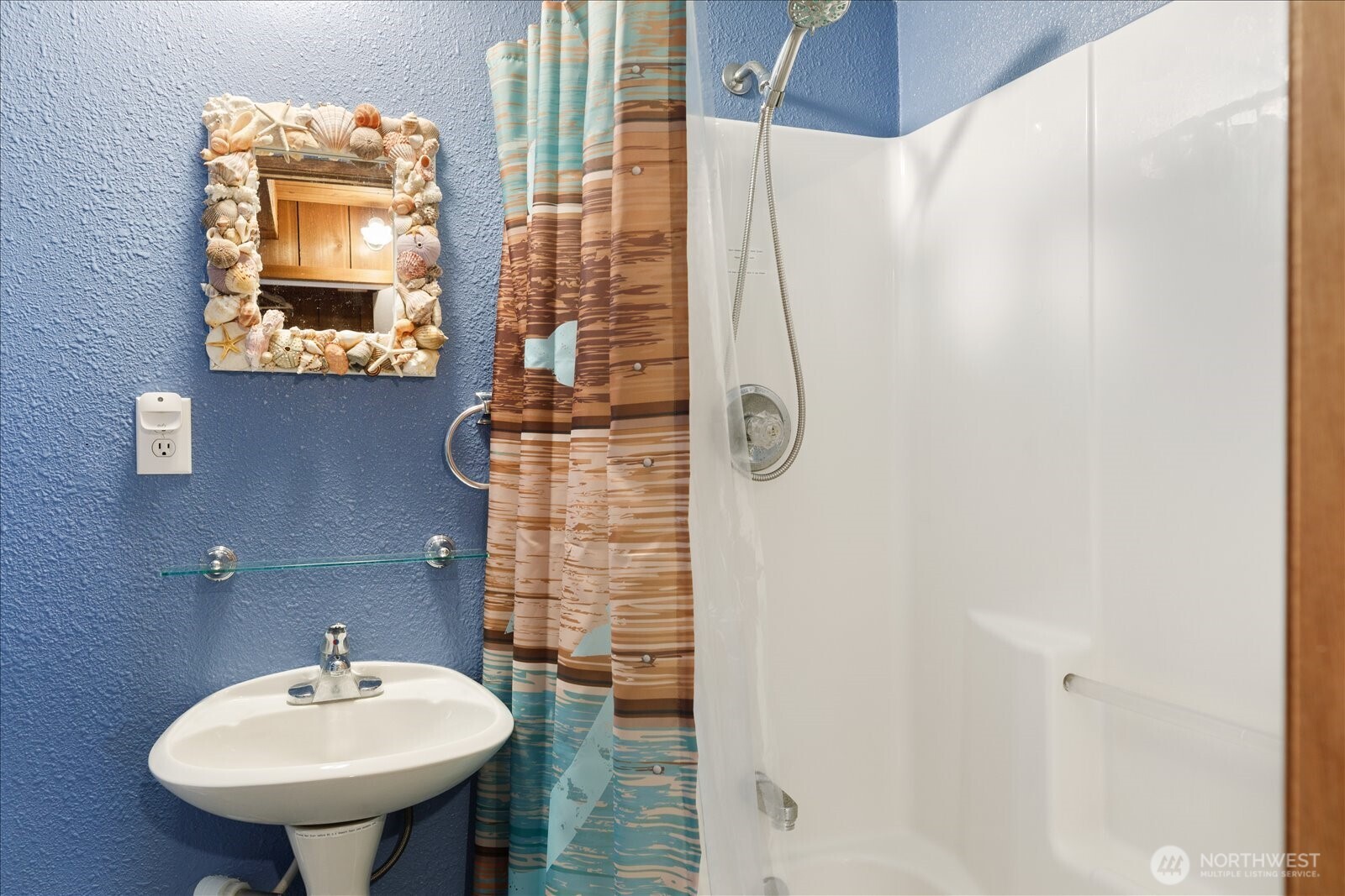 281 Harrington Road , Coupeville, WA 98239