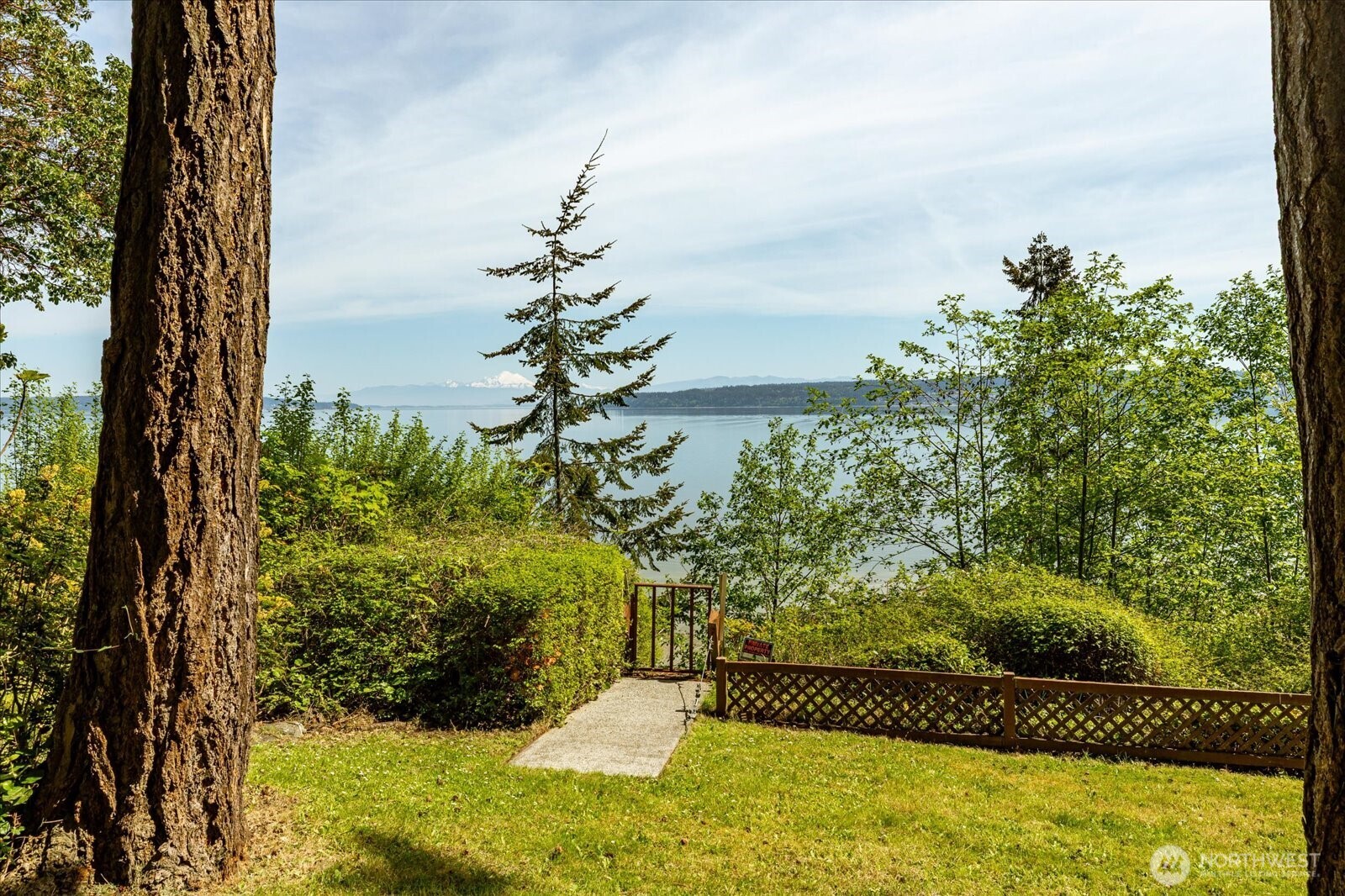 281 Harrington Road , Coupeville, WA 98239