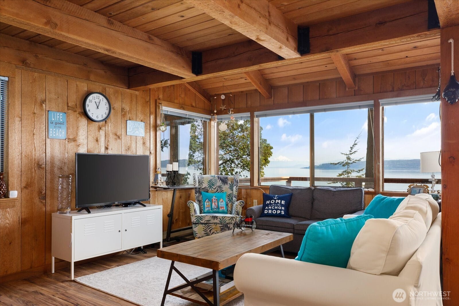 281 Harrington Road , Coupeville, WA 98239
