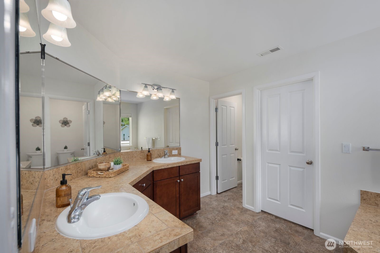 4026 S 380th Place , Auburn, WA 98001