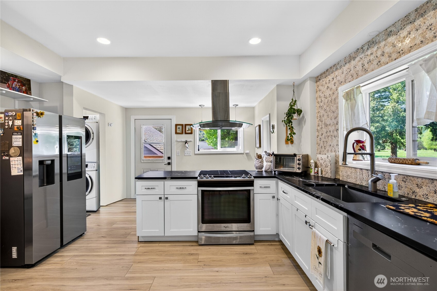 2115 Valley Highway , Deming, WA 98244-9115