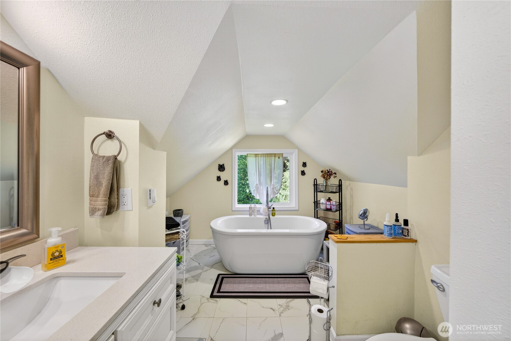 2115 Valley Highway , Deming, WA 98244-9115