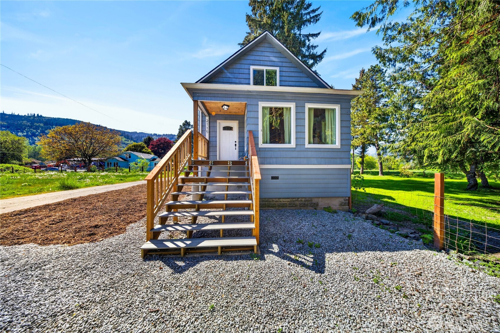 2115 Valley Highway , Deming, WA 98244-9115