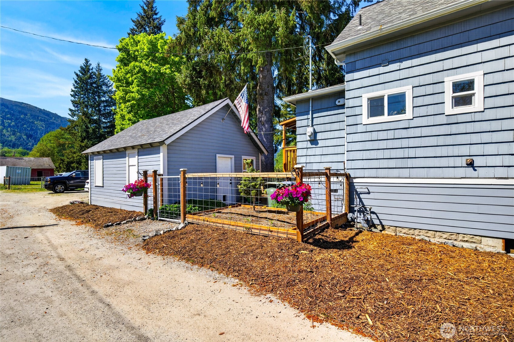 2115 Valley Highway , Deming, WA 98244-9115