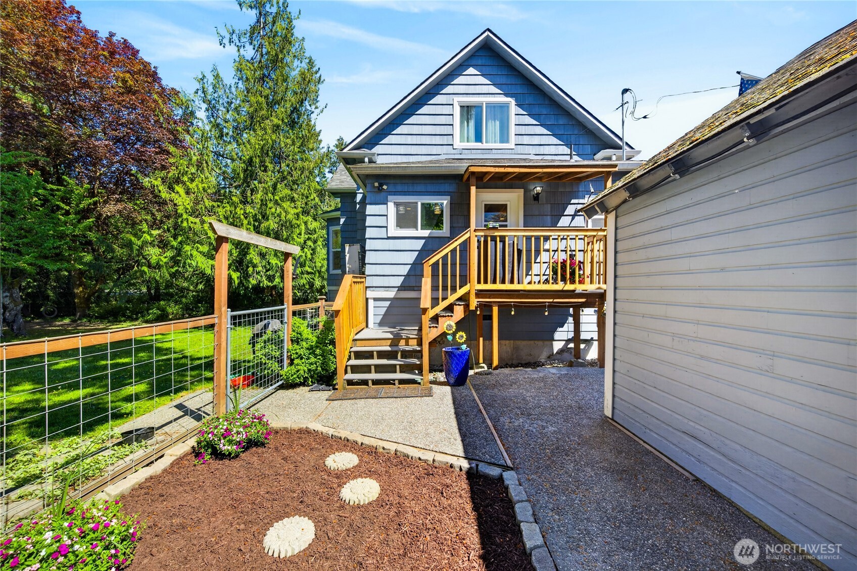 2115 Valley Highway , Deming, WA 98244-9115