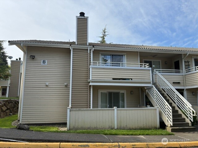 21301 52nd Avenue W #B111, Mountlake Terrace, WA 98043