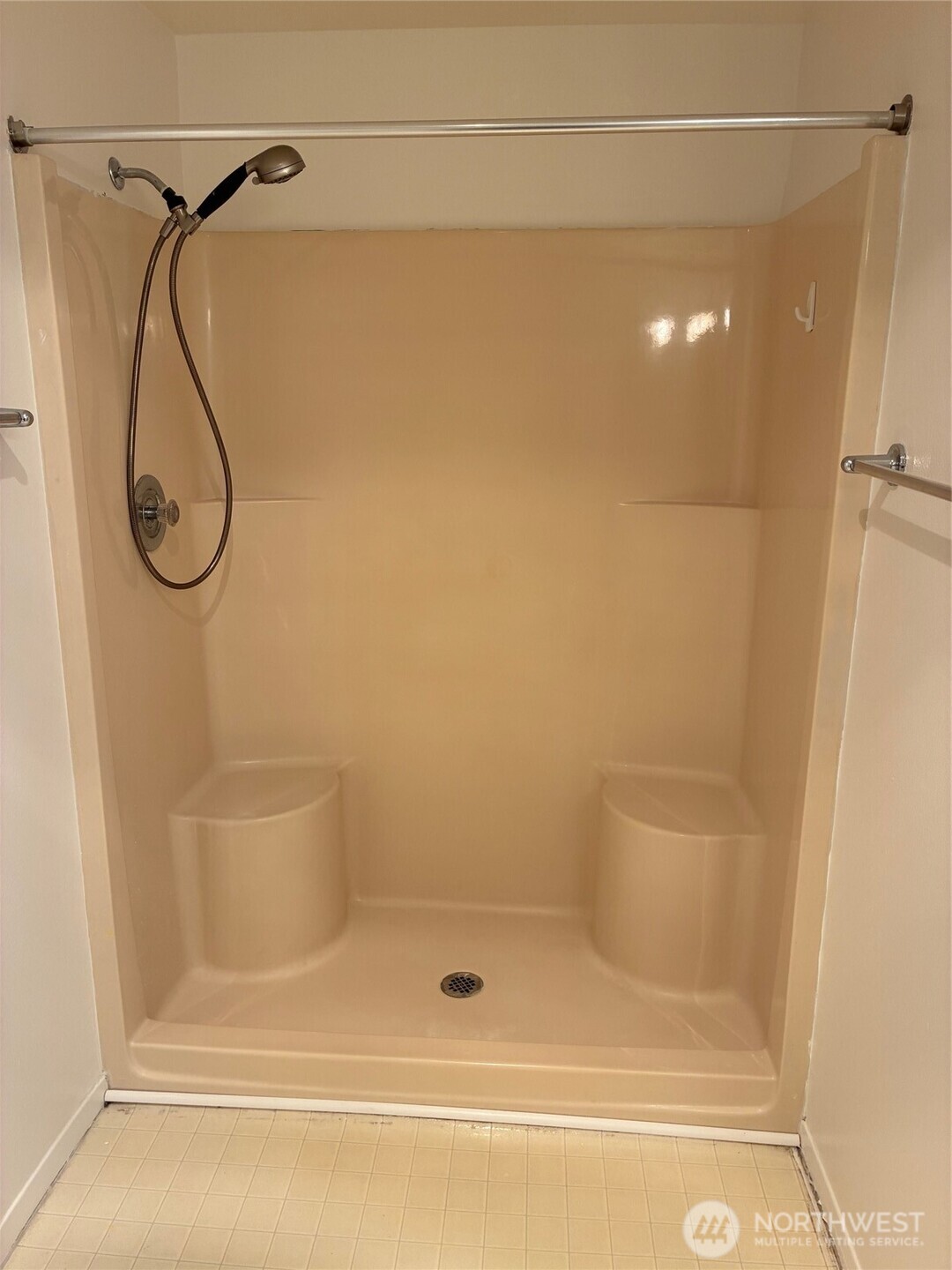21301 52nd Avenue W #B111, Mountlake Terrace, WA 98043