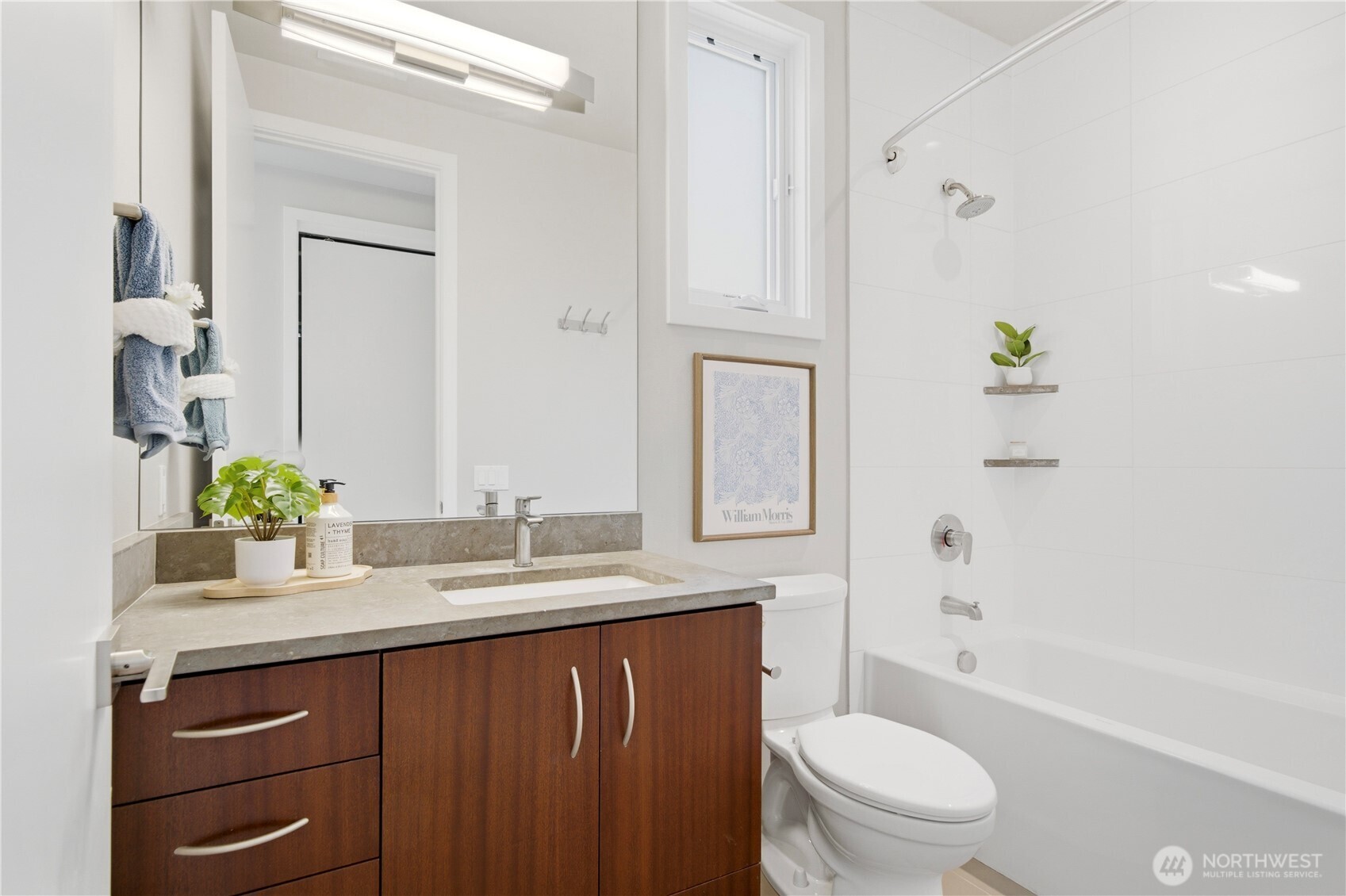 1311 Palm Avenue SW, Seattle, WA 98116