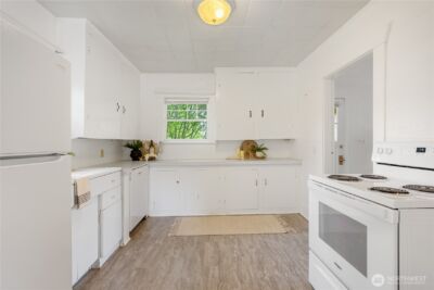 2929 Sunset Drive , Bellingham, WA 98225 - Photo 12