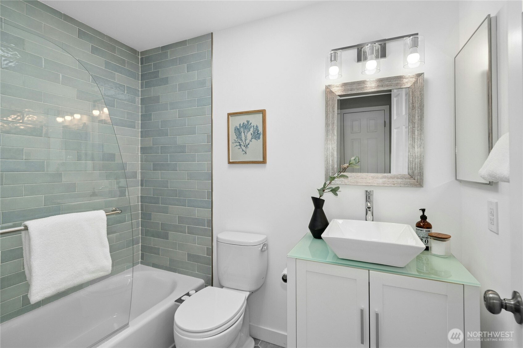 7214 NE 155th Street , Kenmore, WA 98028