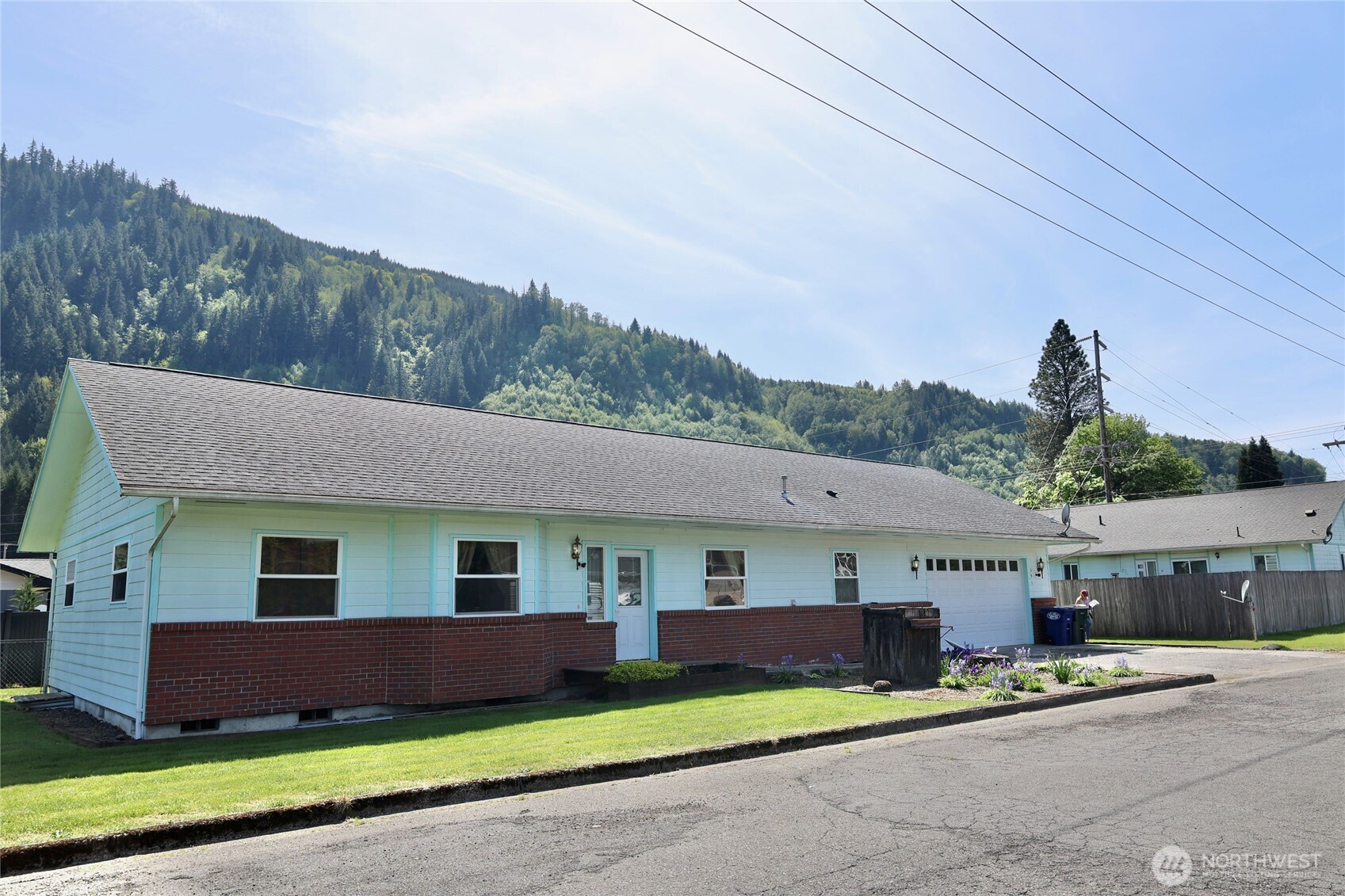 693 Temple Avenue , Morton, WA 98356